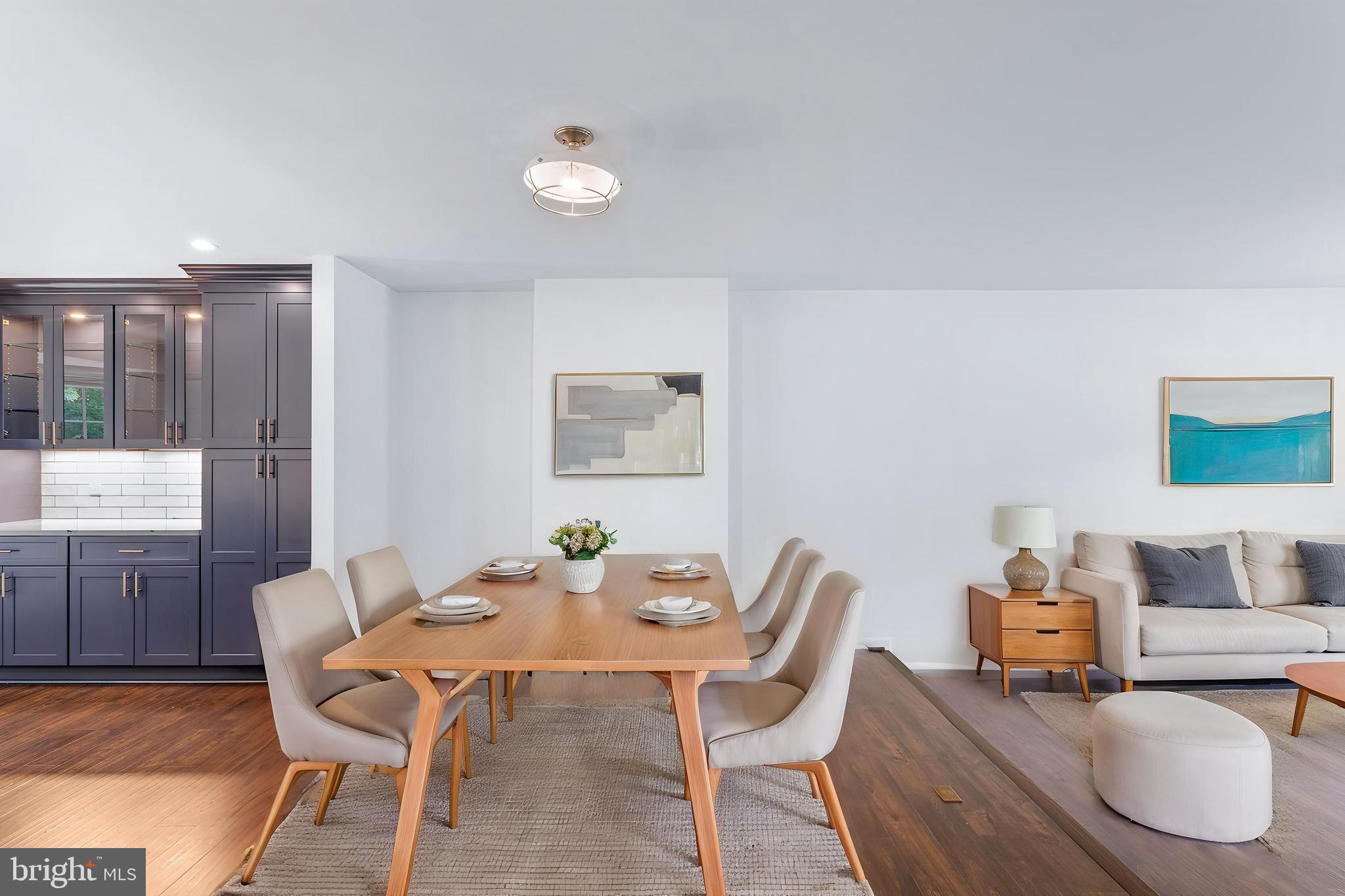 WOODED GLEN - Residential