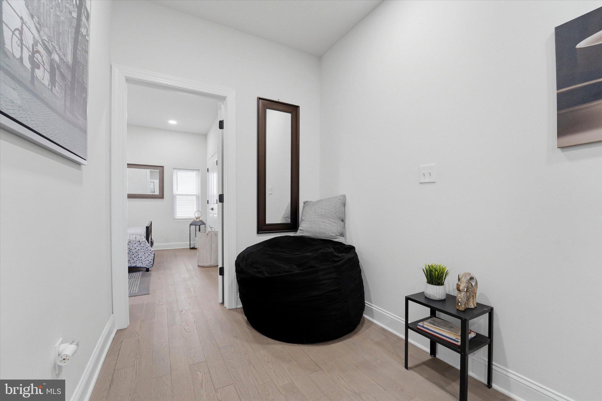 POINT BREEZE - Residential Income