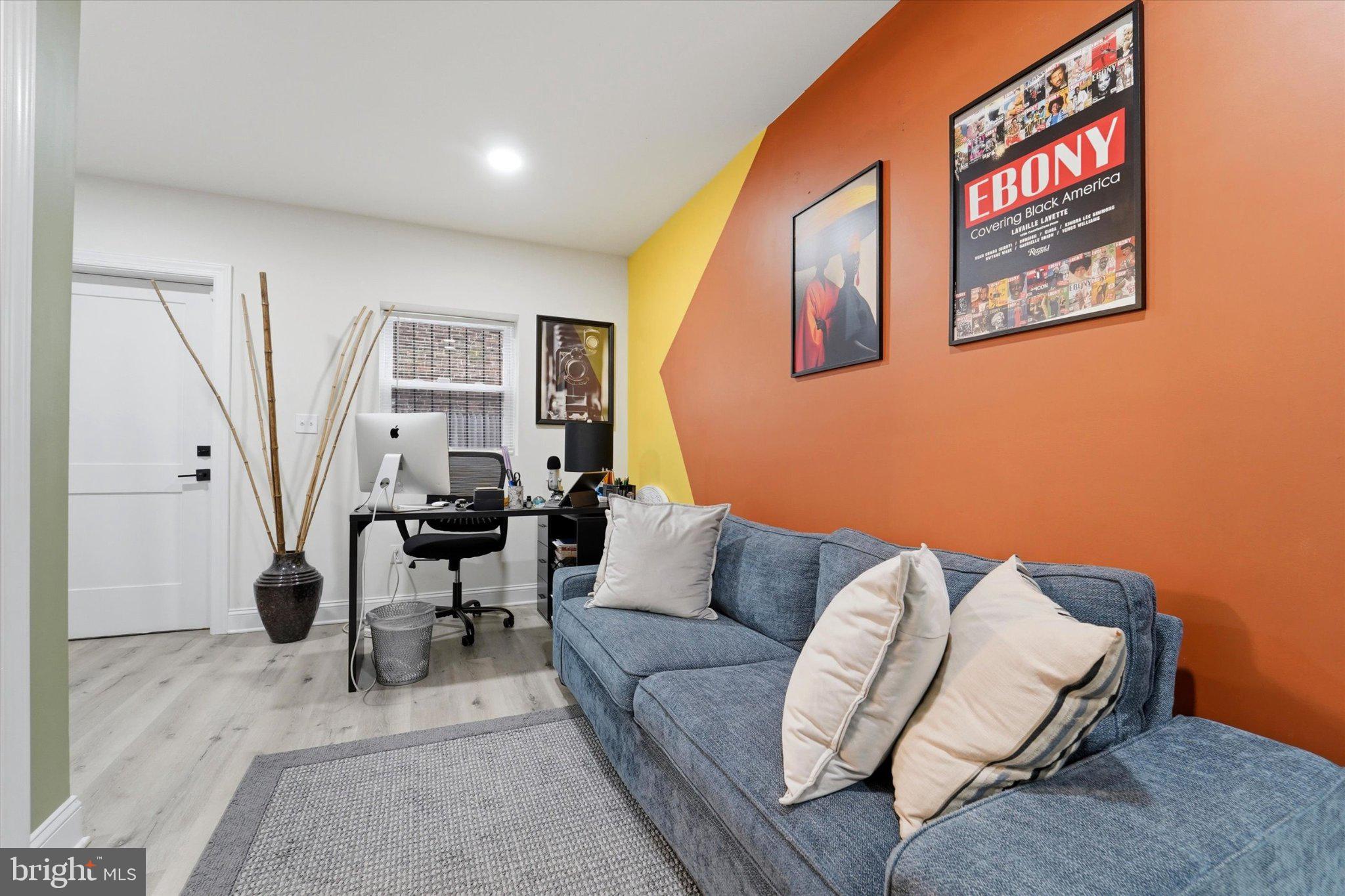 POINT BREEZE - Residential Income