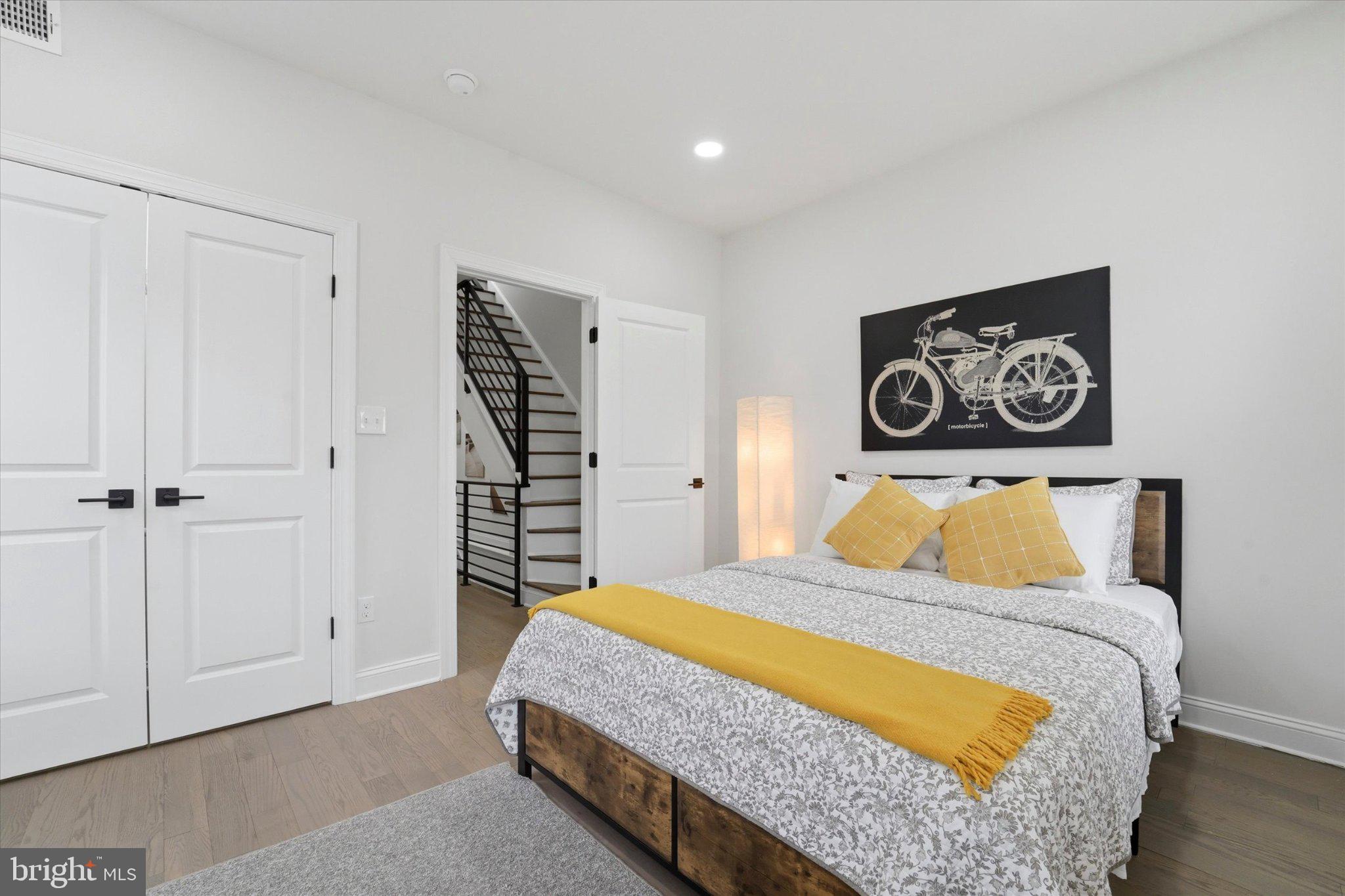 POINT BREEZE - Residential Income