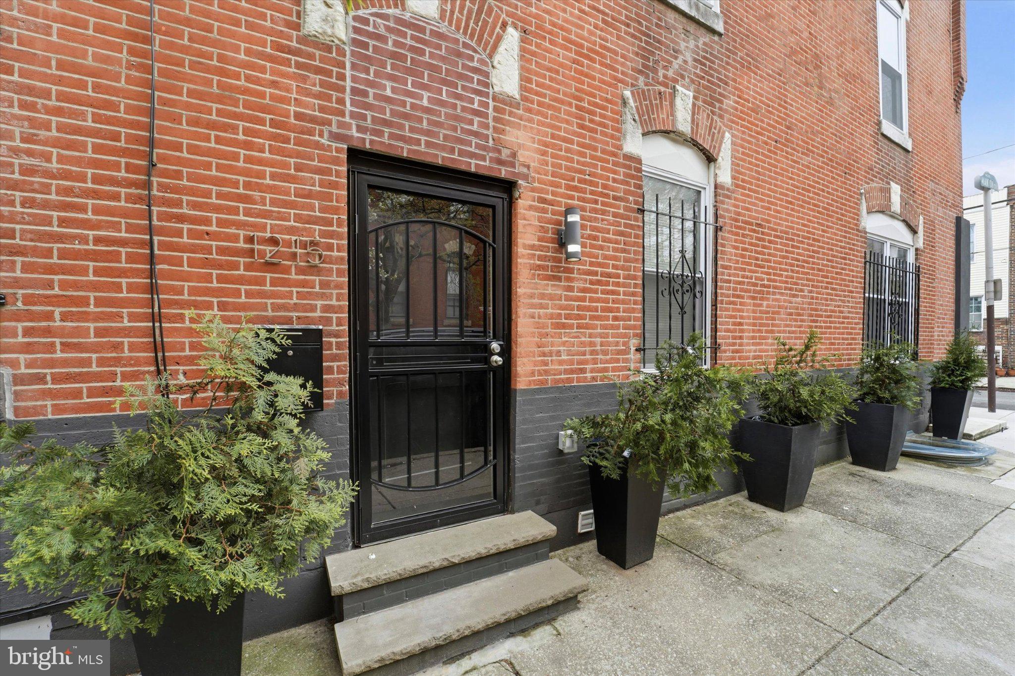 POINT BREEZE - Residential Income