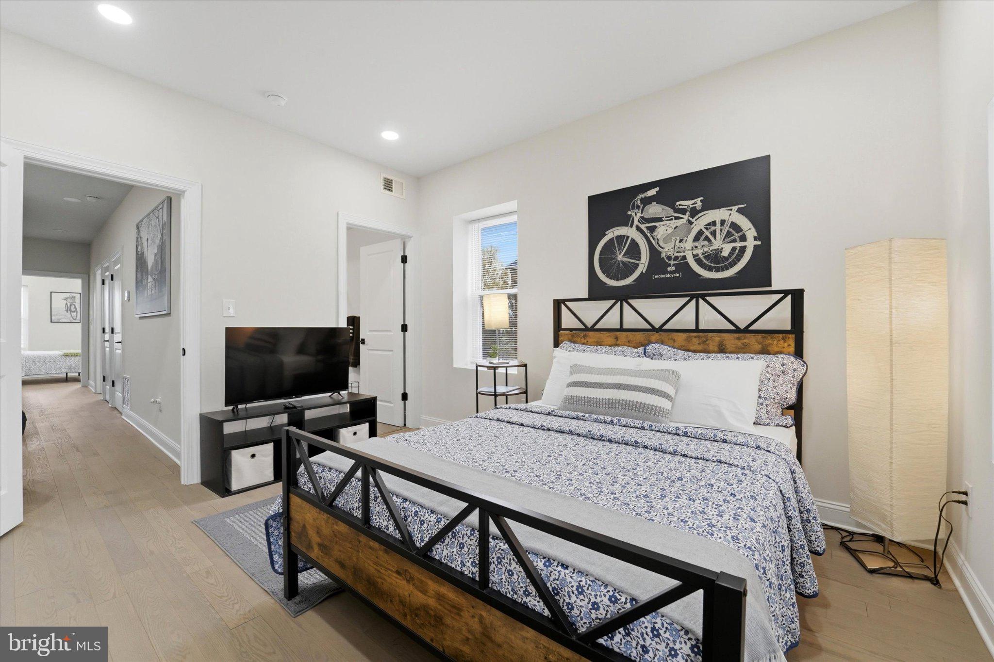 POINT BREEZE - Residential Income
