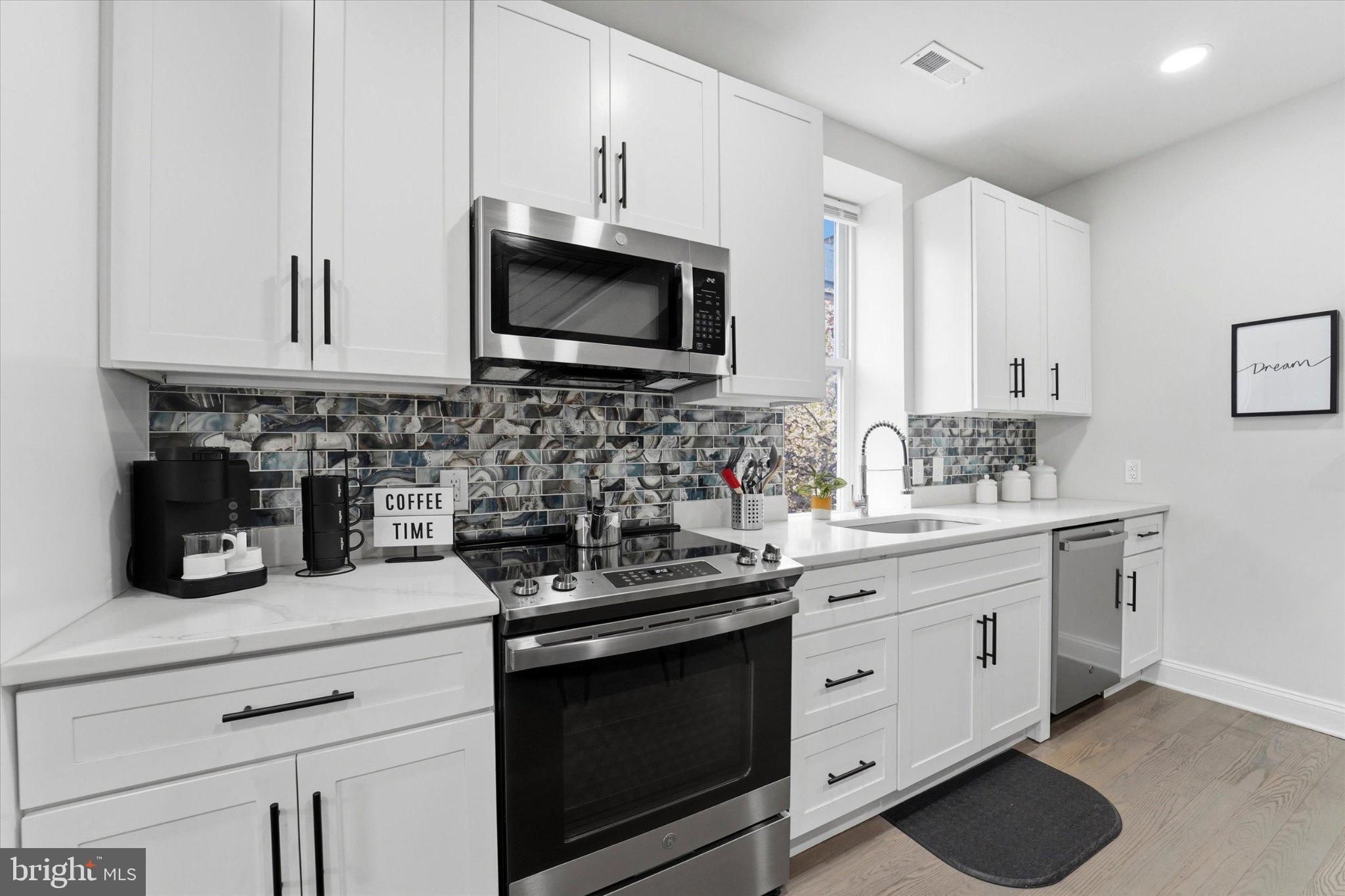 POINT BREEZE - Residential Income