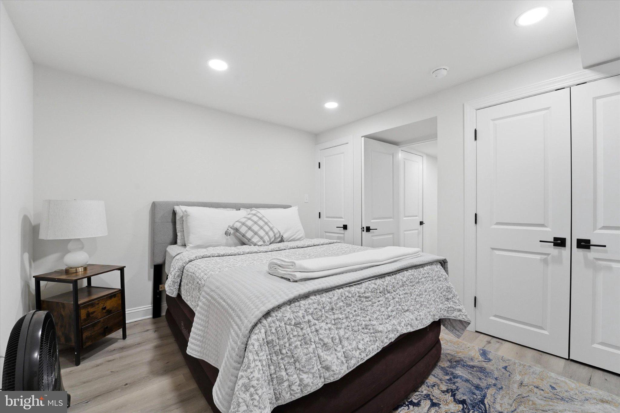 POINT BREEZE - Residential Income