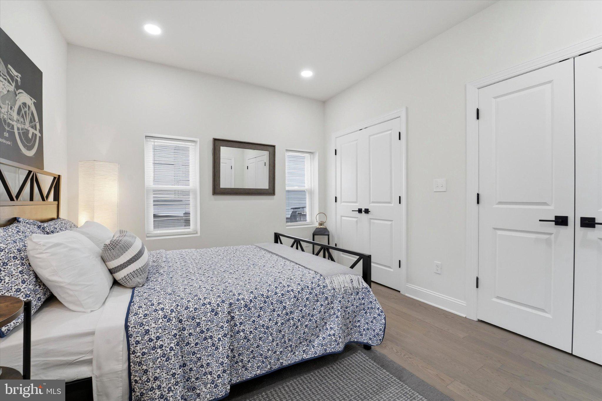 POINT BREEZE - Residential Income