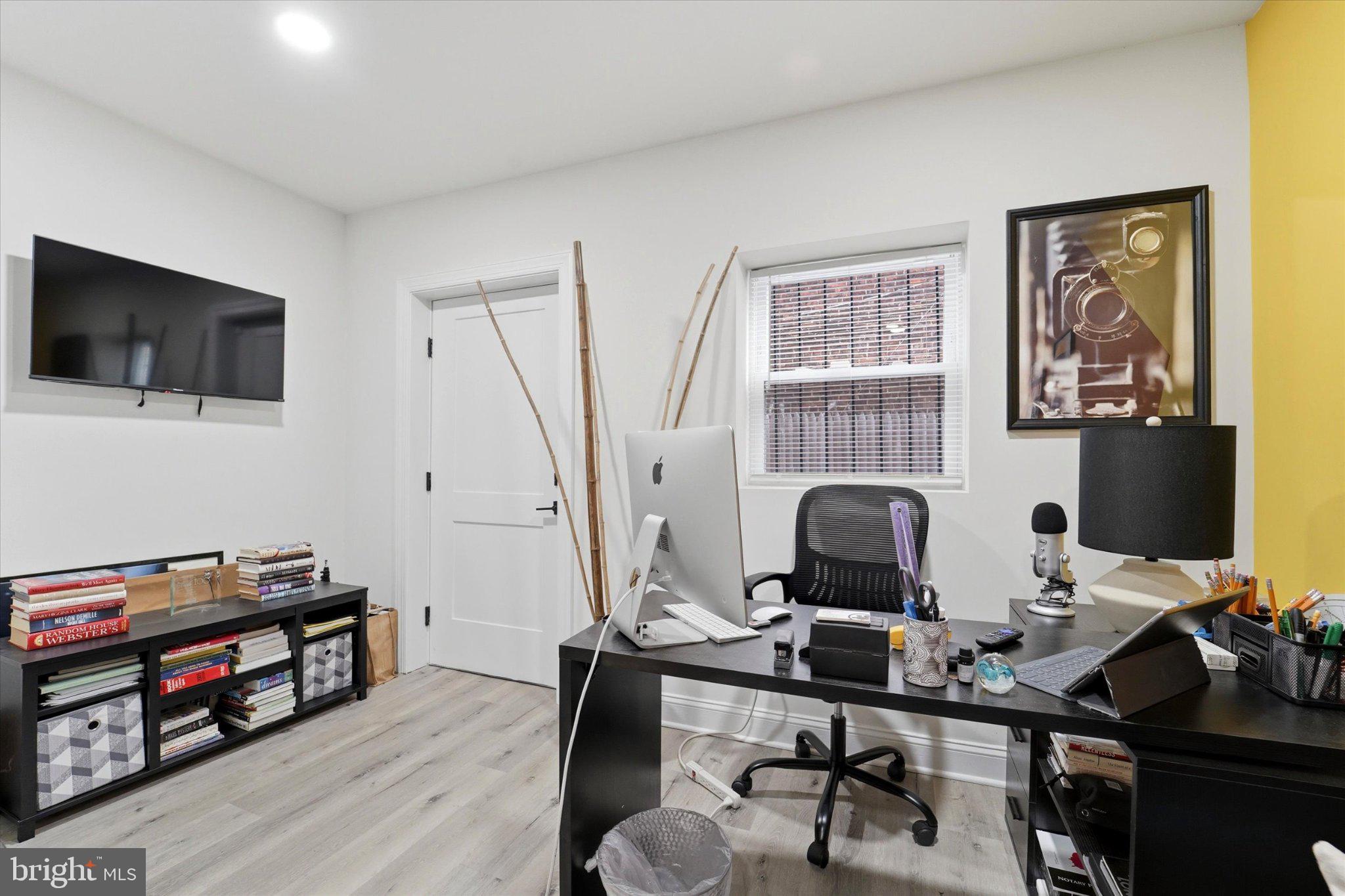 POINT BREEZE - Residential Income