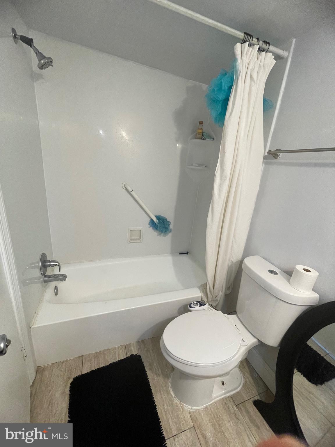 POTOMAC OAKS - Residential