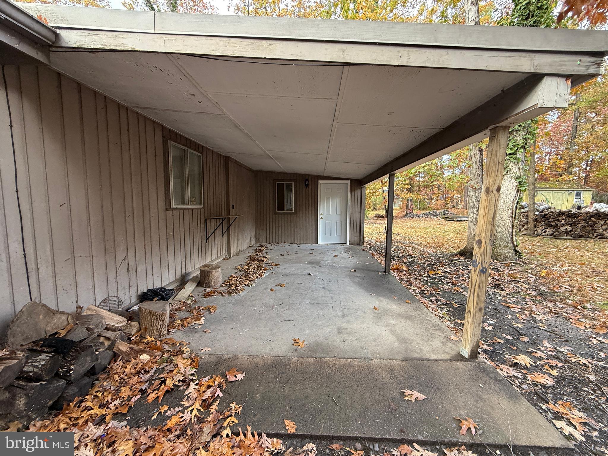 LAKE OF THE WOODS - Residential Lease