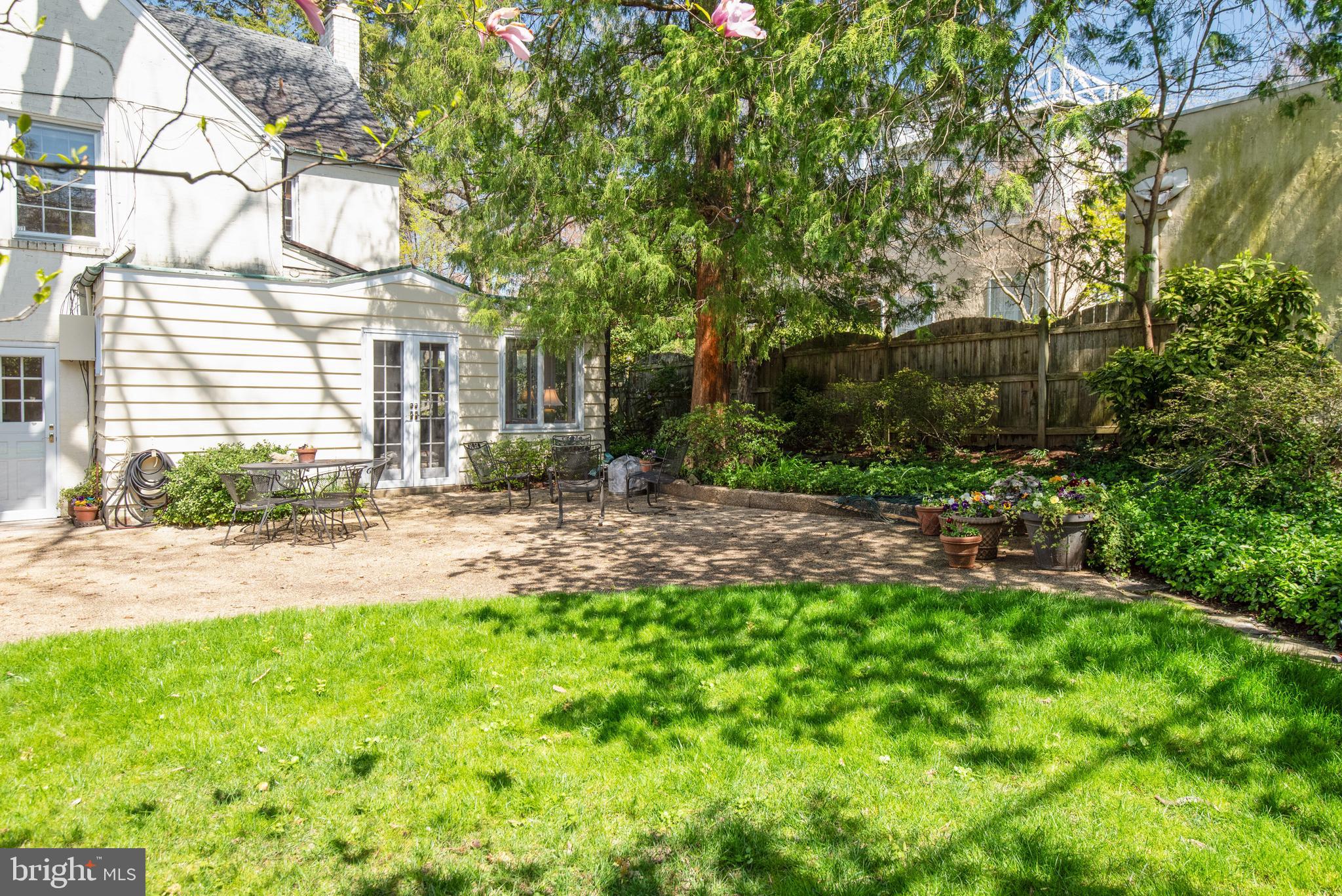 CHEVY CHASE VILLAGE - Residential