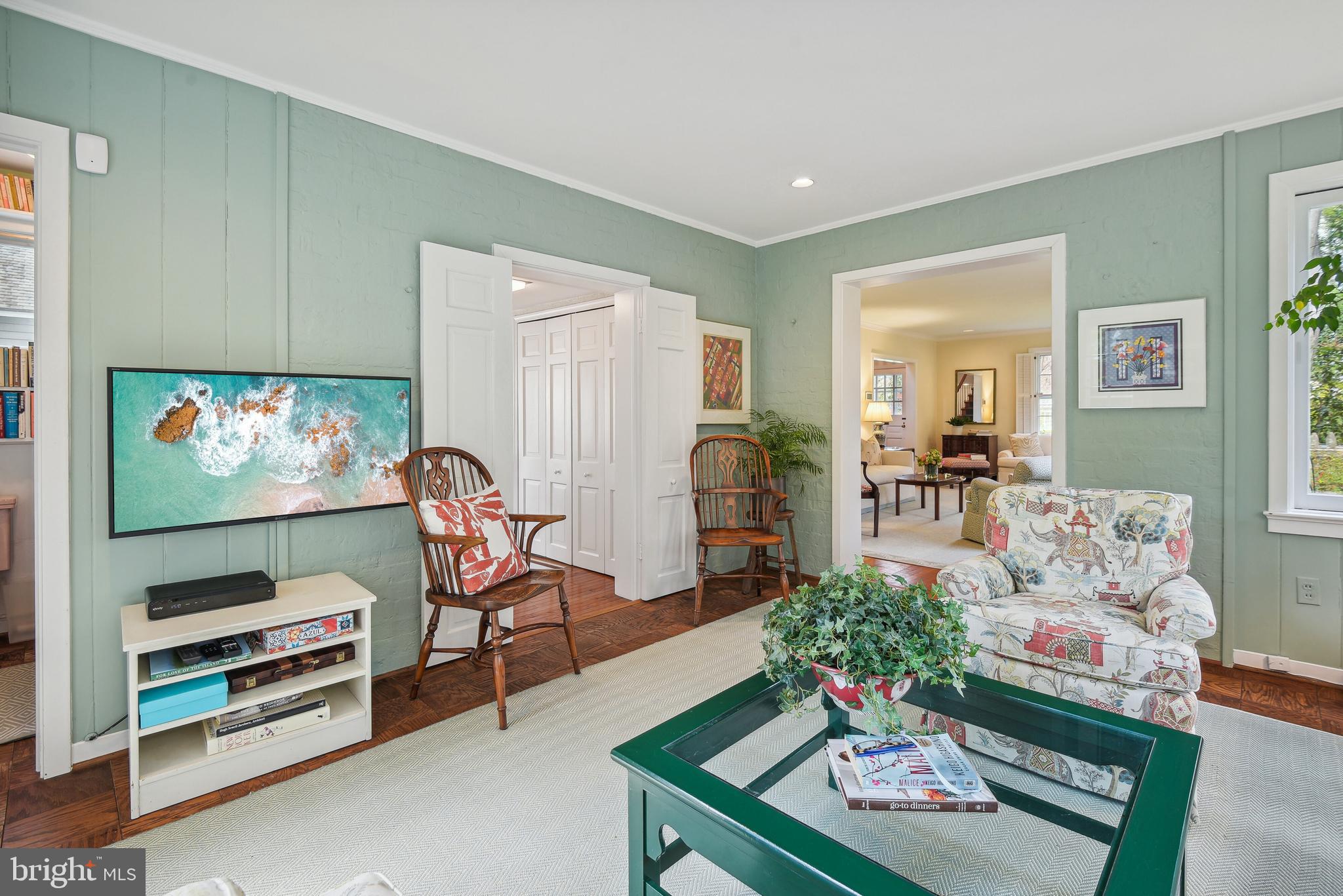 CHEVY CHASE VILLAGE - Residential