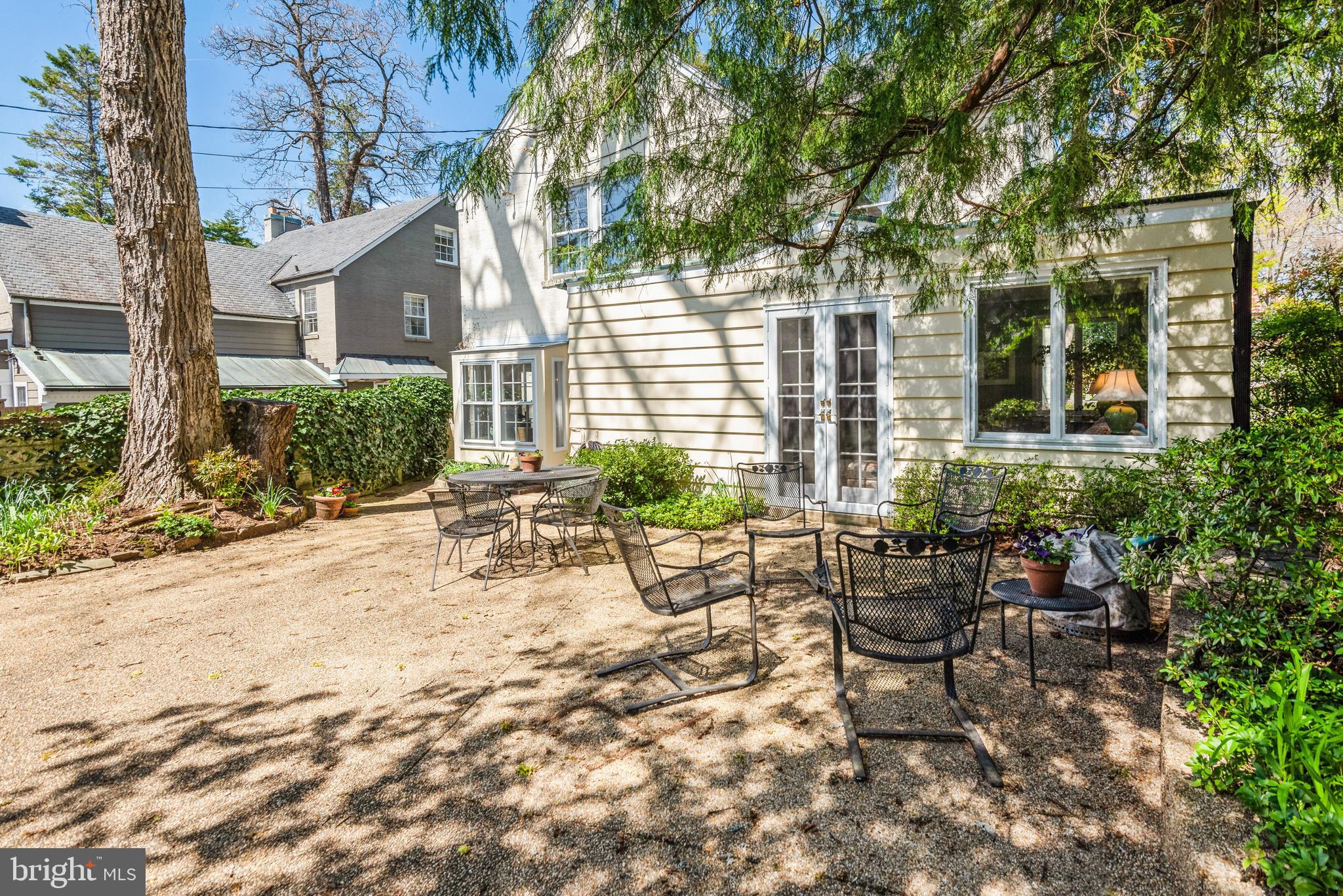 CHEVY CHASE VILLAGE - Residential