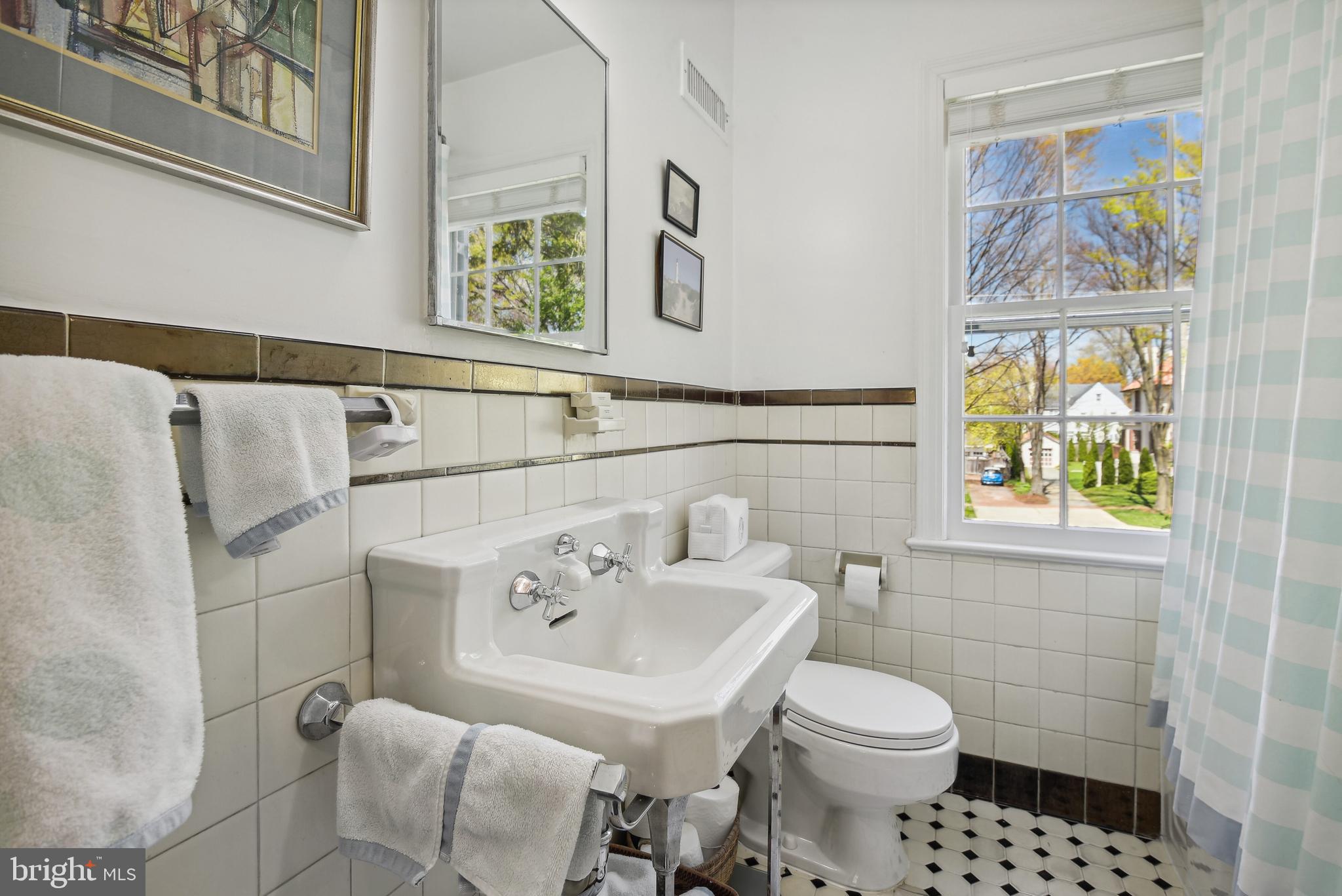 CHEVY CHASE VILLAGE - Residential