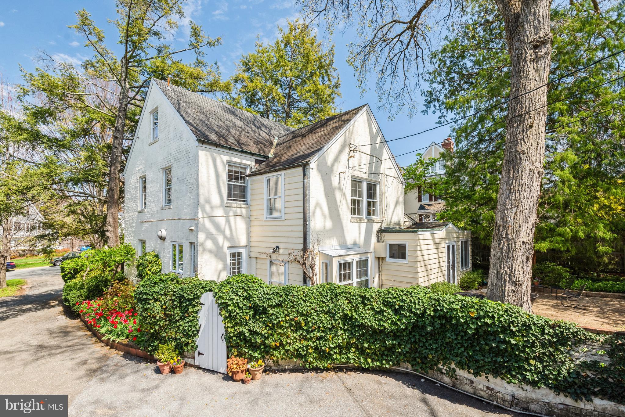 CHEVY CHASE VILLAGE - Residential