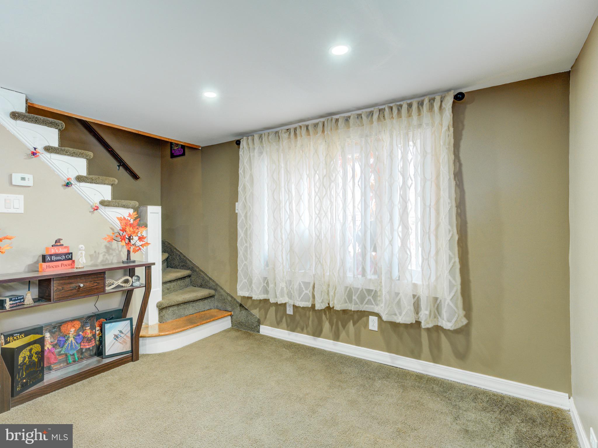 BRIDESBURG - Residential