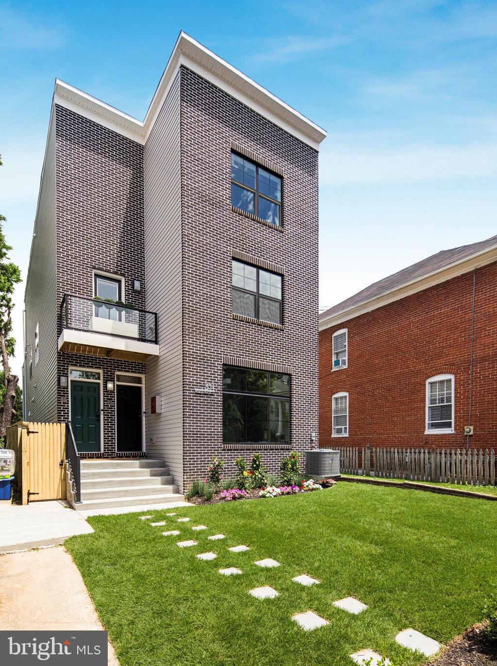 311 W SOUTH STREET UNIT 2