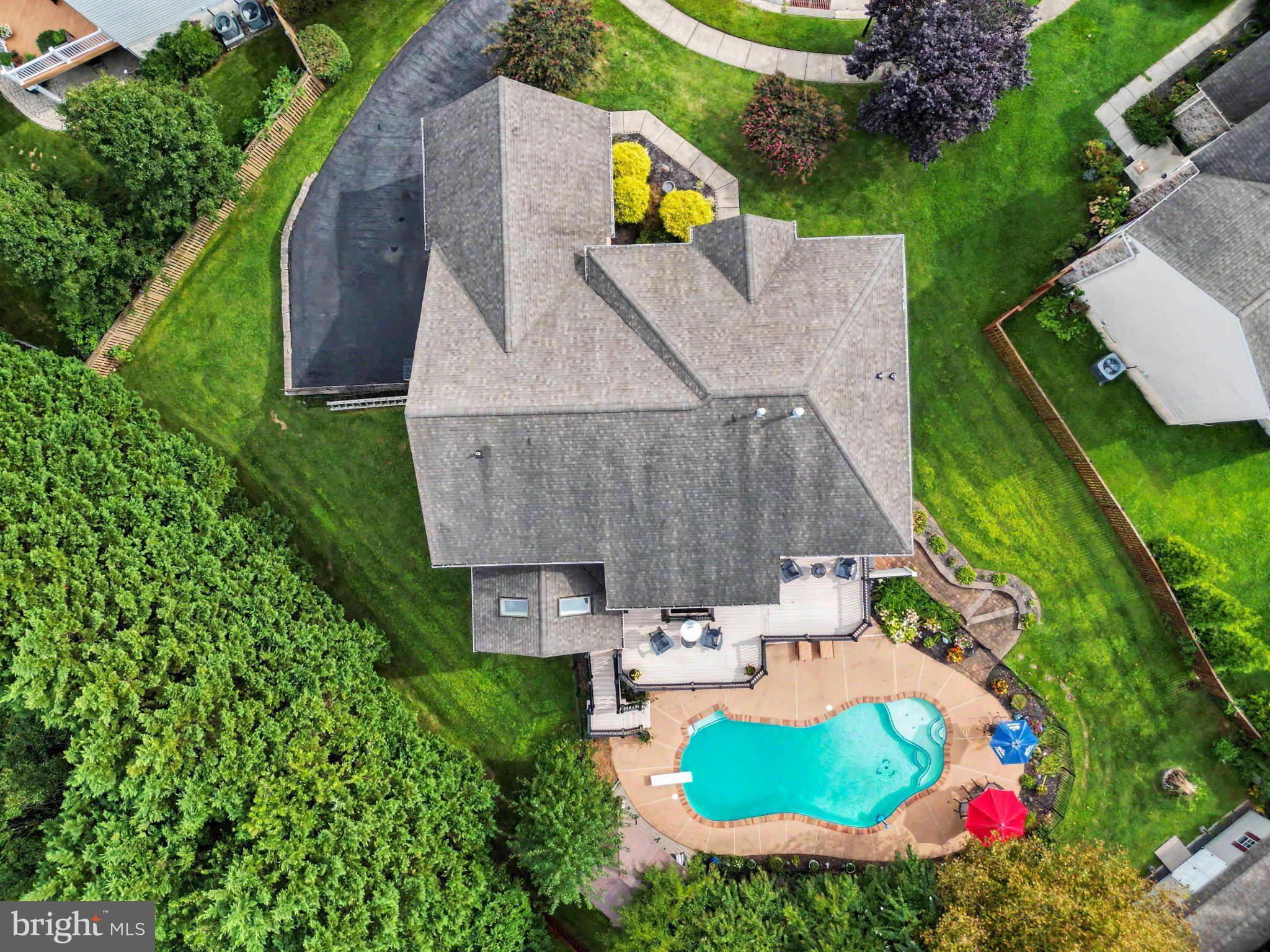 5 HAY MEADOW COURT