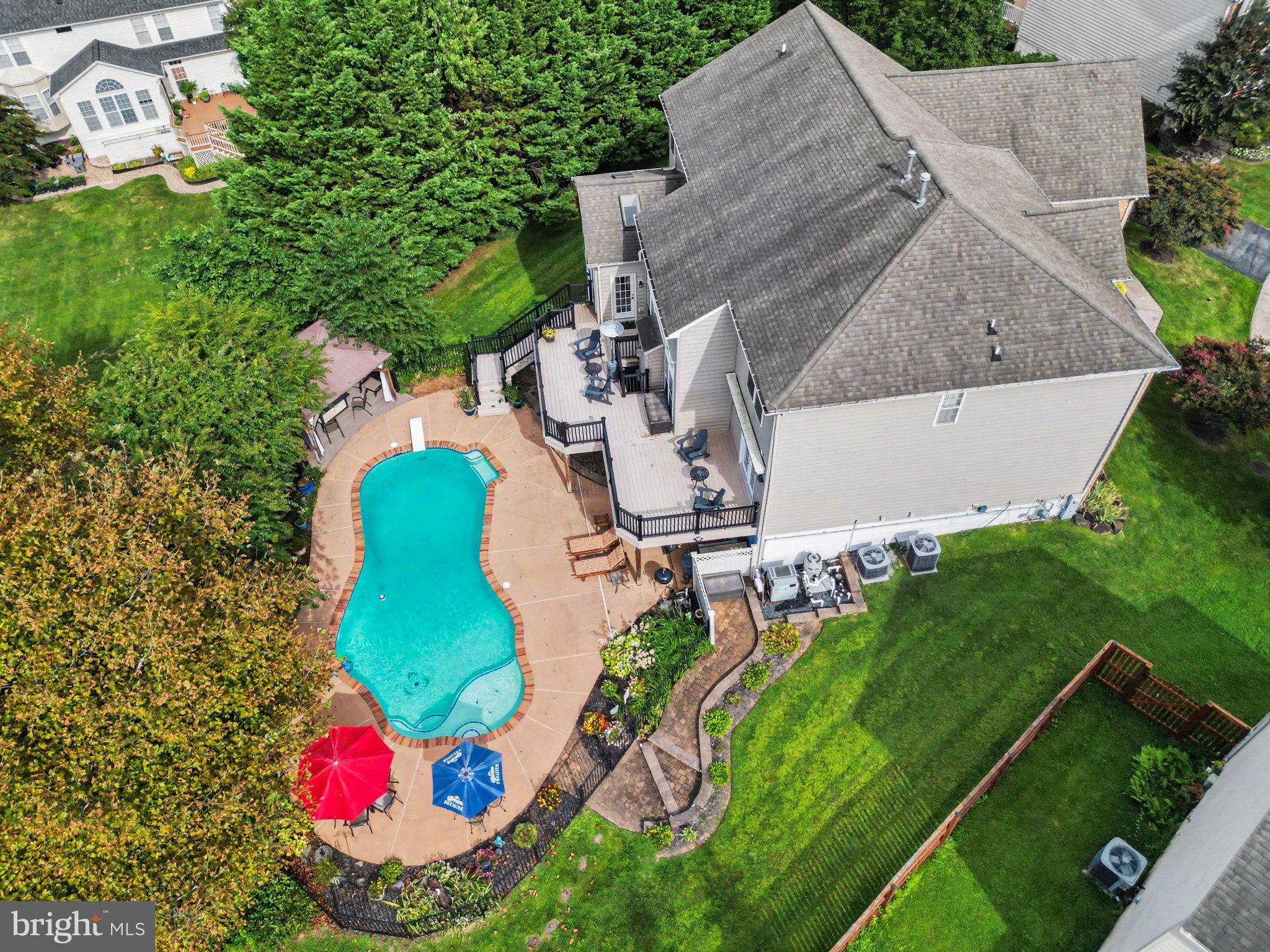 5 HAY MEADOW COURT