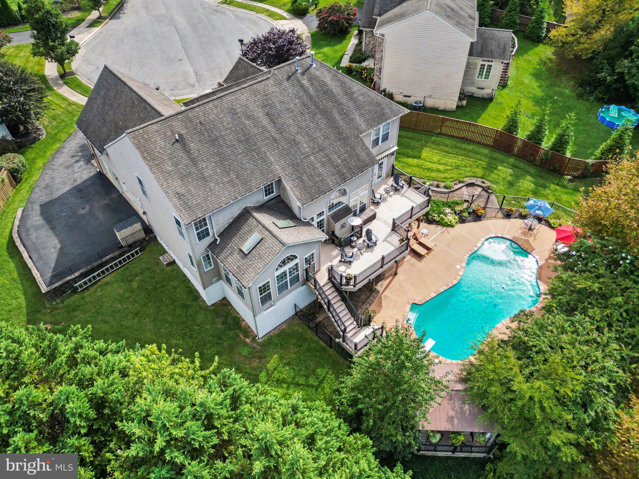 5 HAY MEADOW COURT