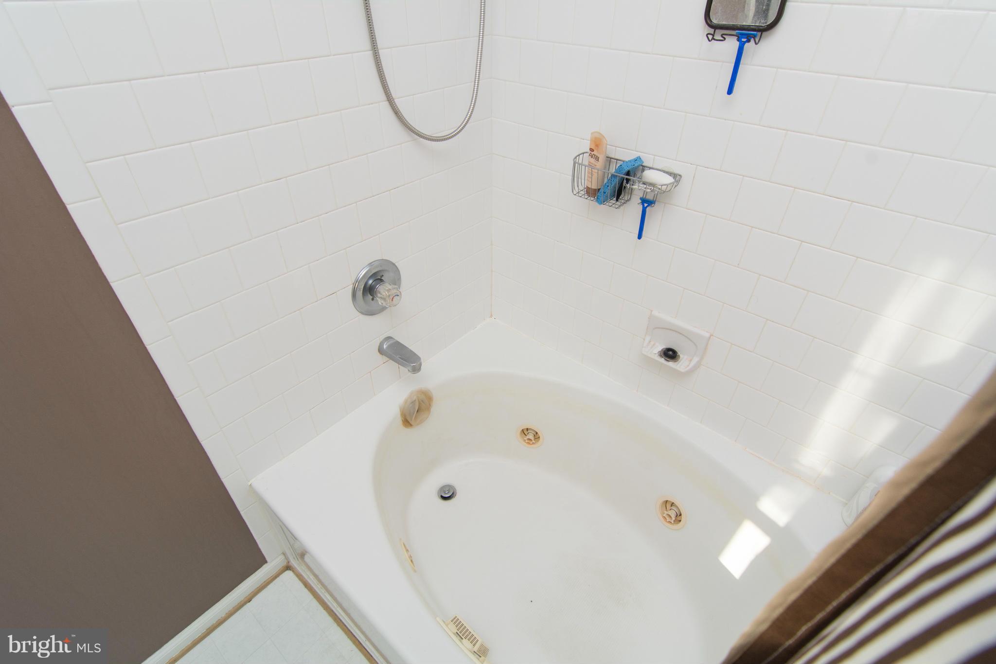 NANTUCKET MEWS @ CROFTON - Residential