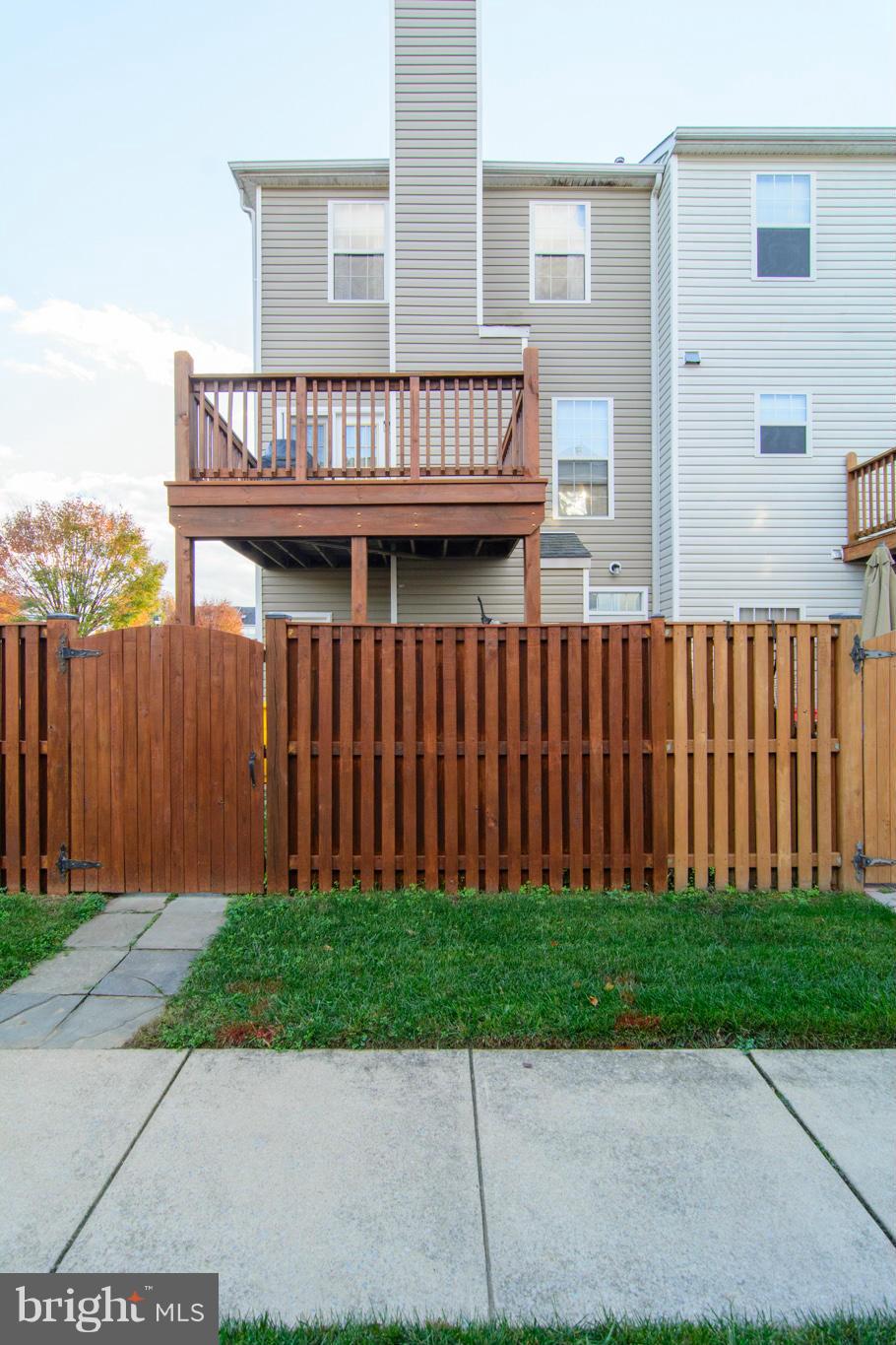 NANTUCKET MEWS @ CROFTON - Residential