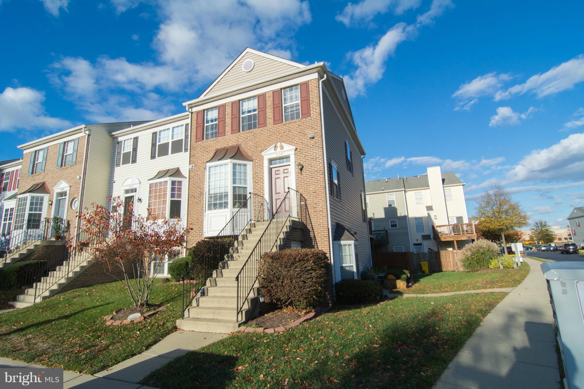 NANTUCKET MEWS @ CROFTON - Residential