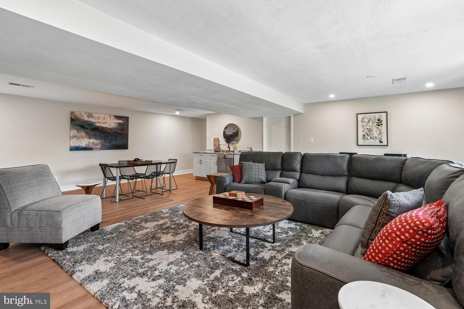 VILLAMAY - Residential