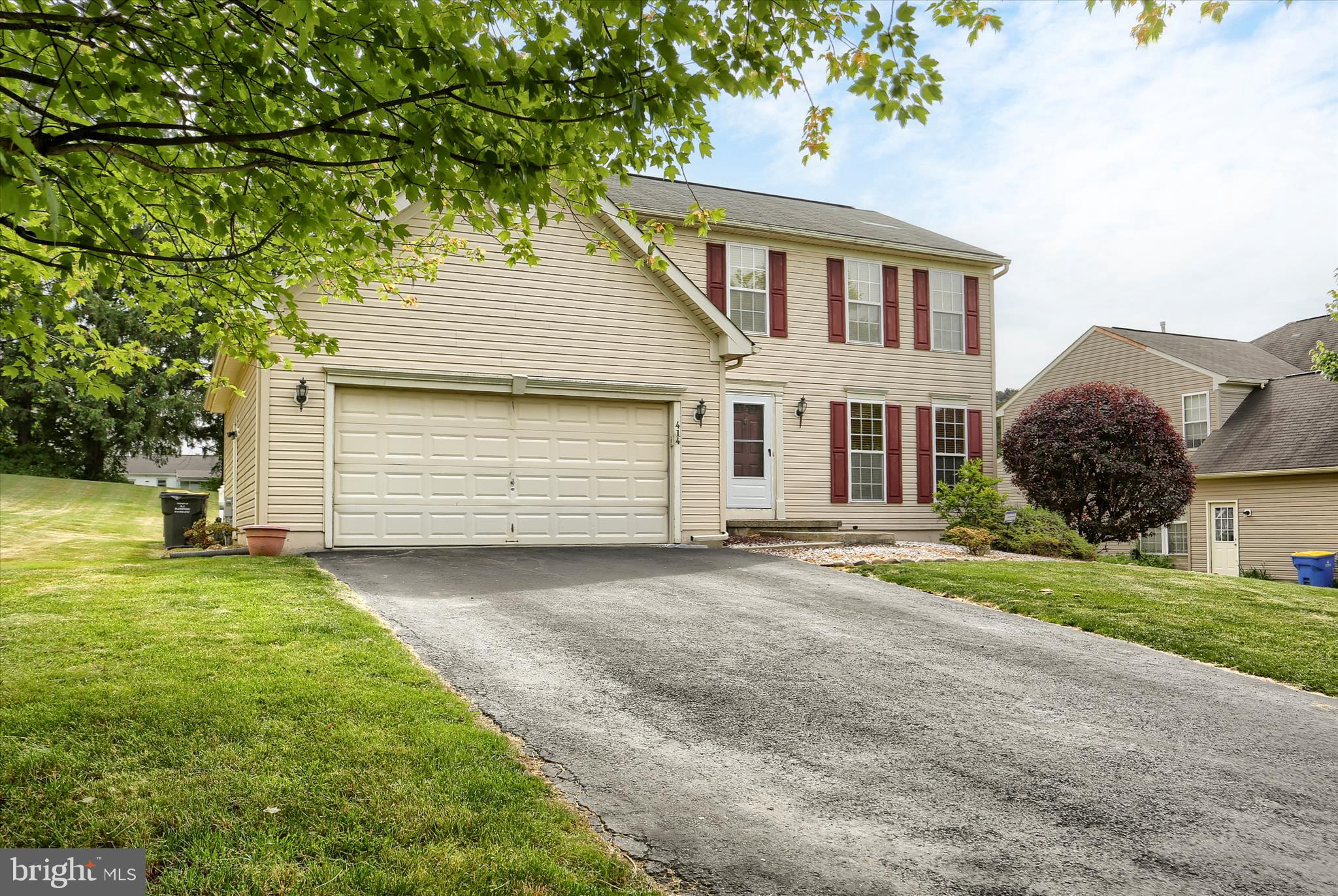 414 FLAGSTONE CIRCLE