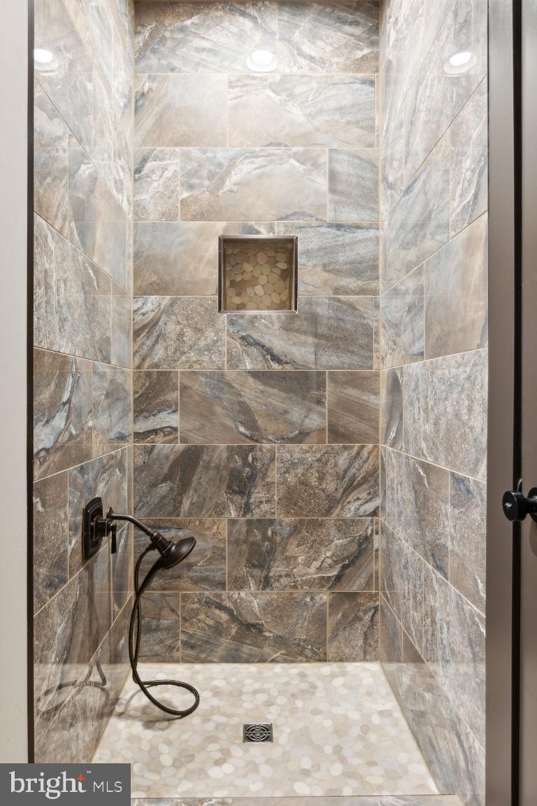 WELTYS ACRES - Residential