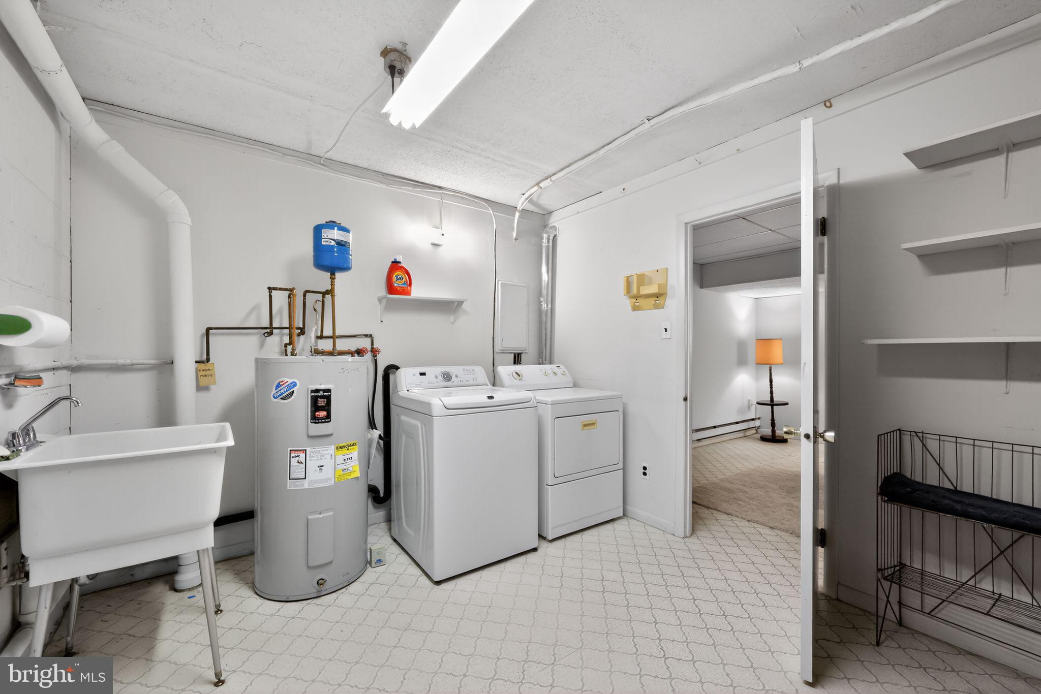 SUMMIT HOUSE - Residential