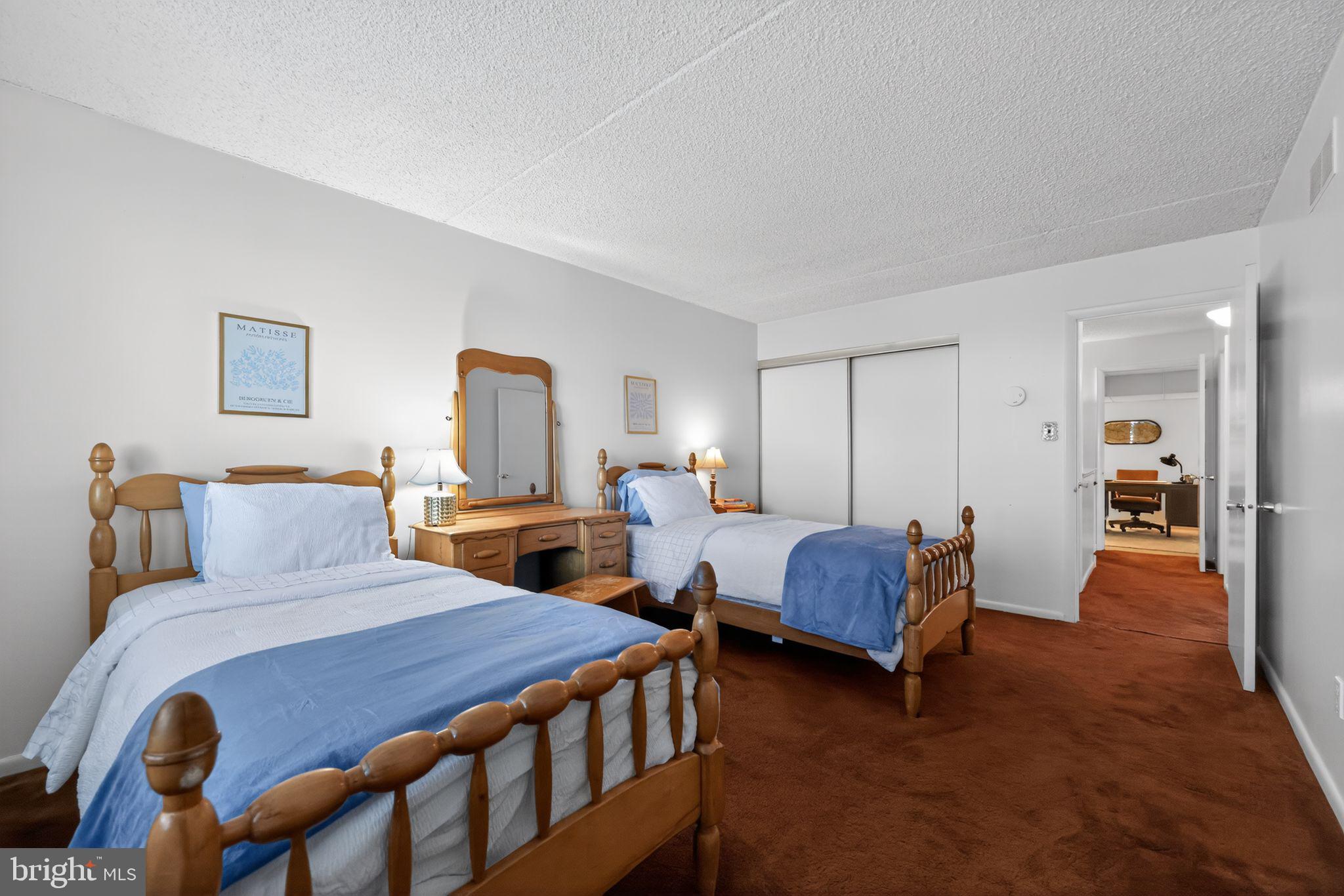 SUMMIT HOUSE - Residential