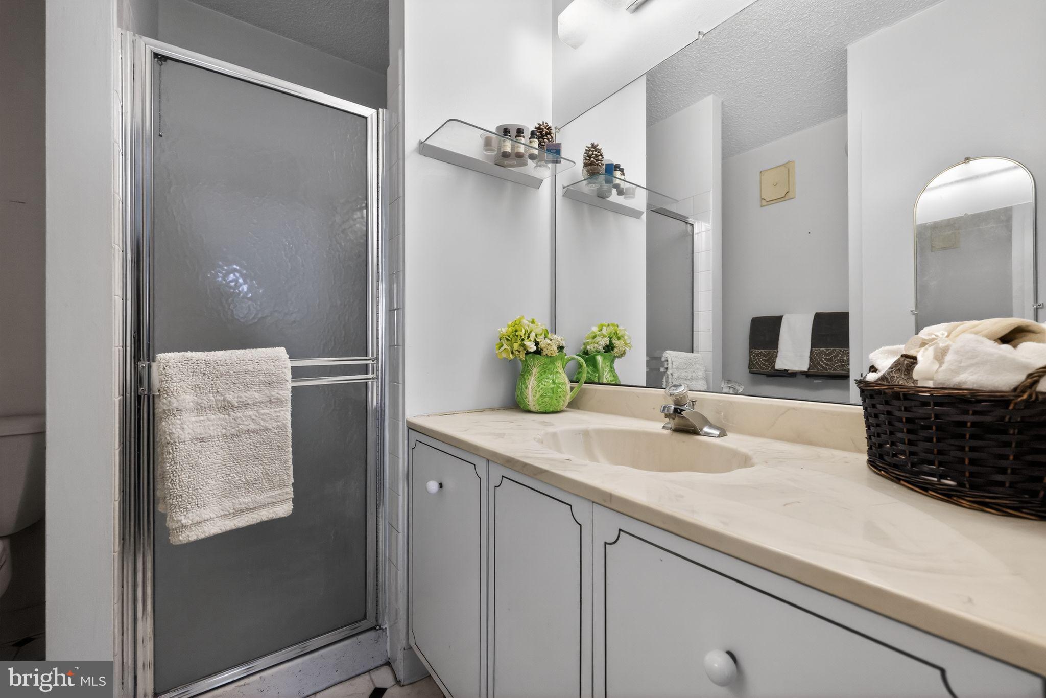 SUMMIT HOUSE - Residential