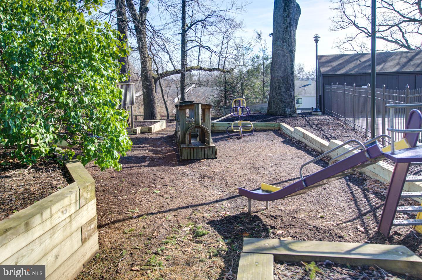 SUMMIT HOUSE - Residential