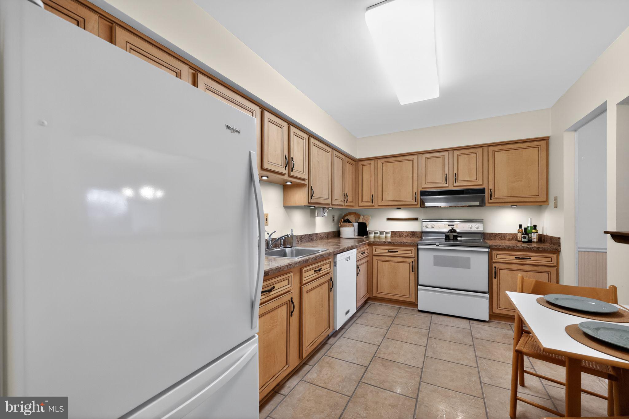 SUMMIT HOUSE - Residential