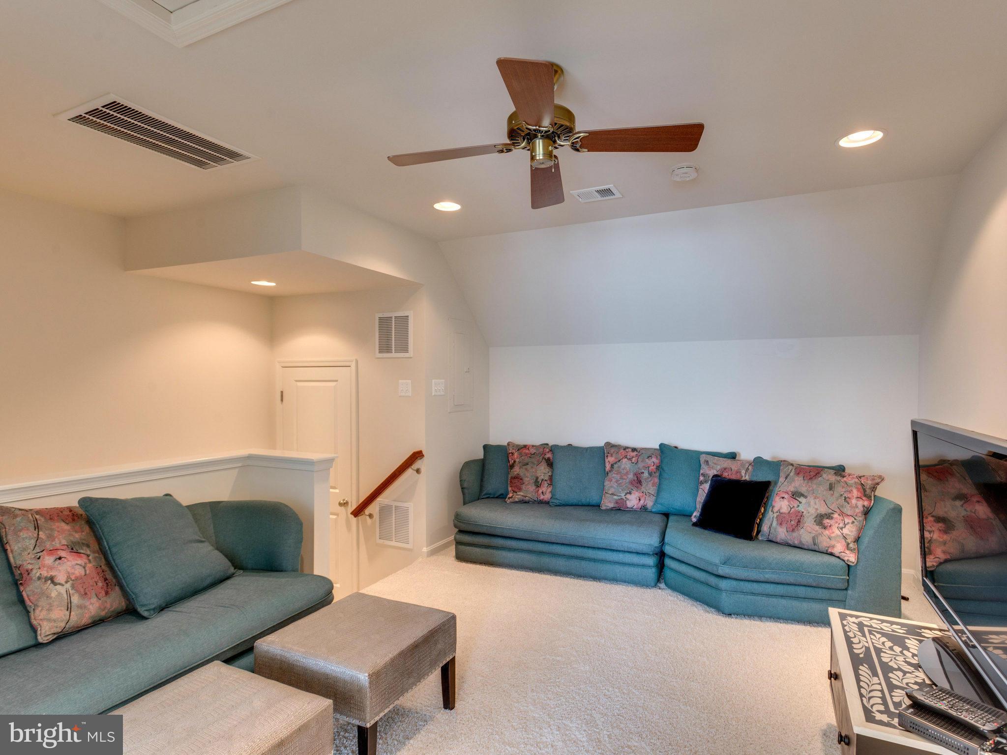 VICTORY LAKES - Residential