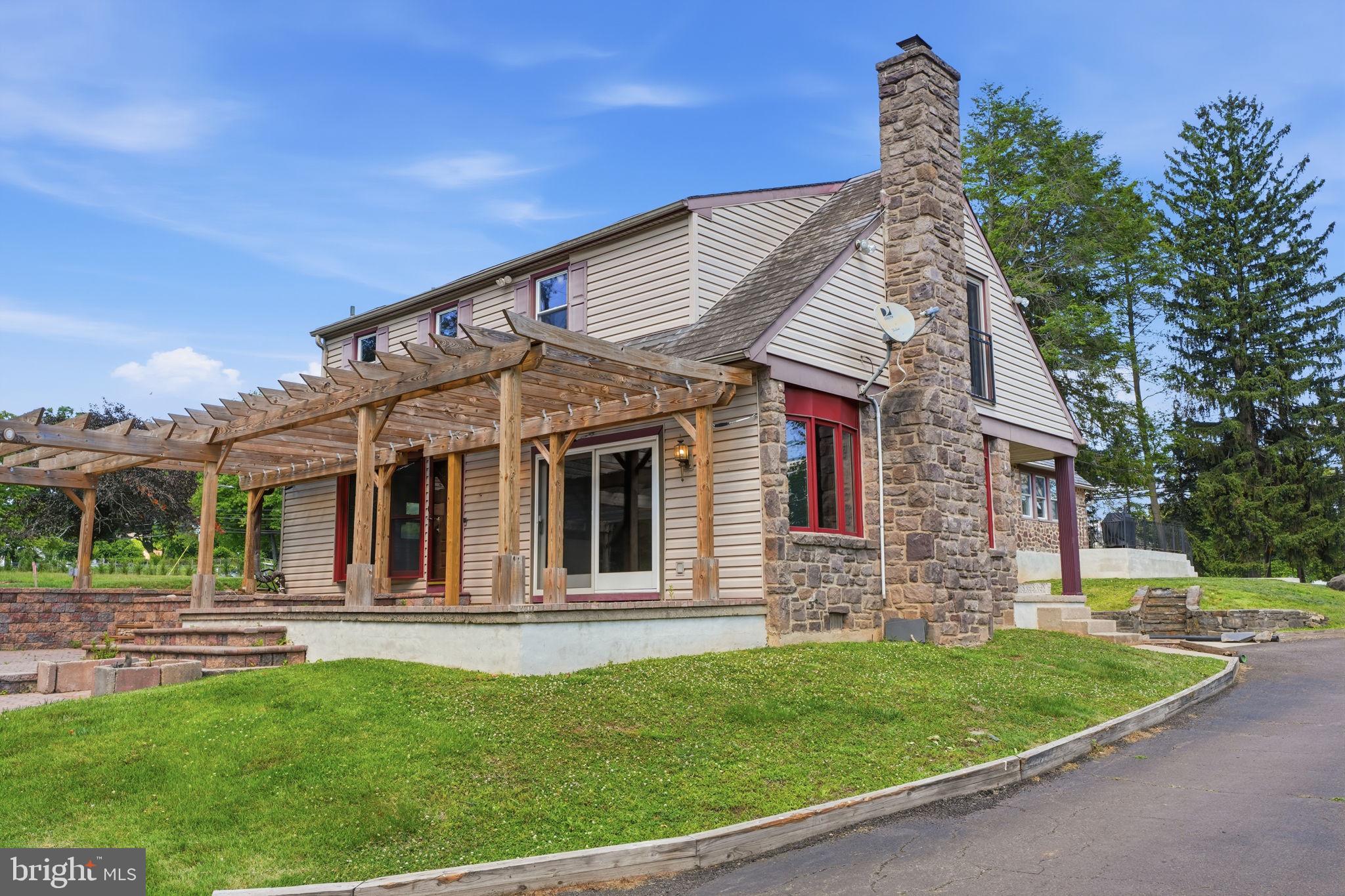 612 BUSTLETON PIKE