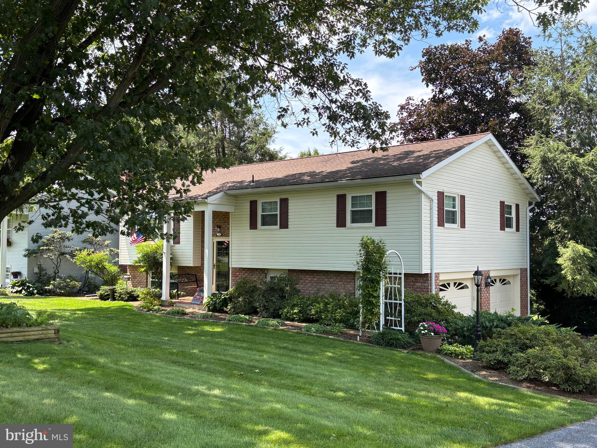 710 LONGVIEW DRIVE