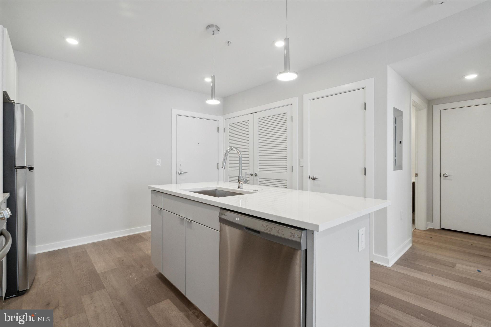 EAST FALLS - Residential Lease