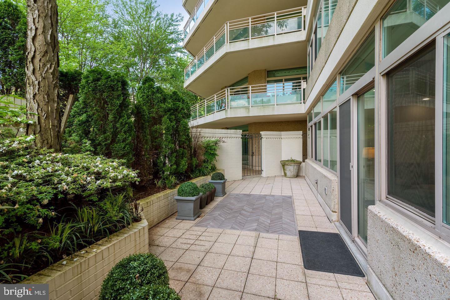 SOMERSET HOUSE - Residential Lease