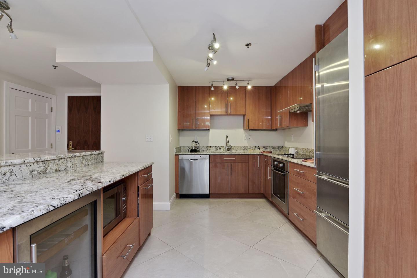 SOMERSET HOUSE - Residential Lease