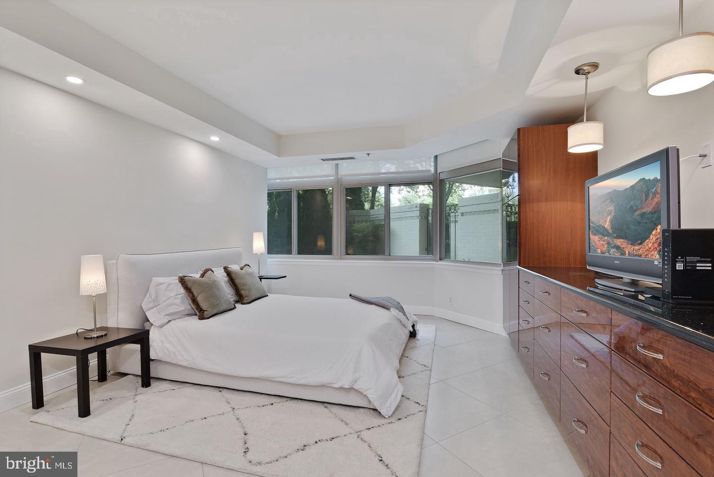 SOMERSET HOUSE - Residential Lease