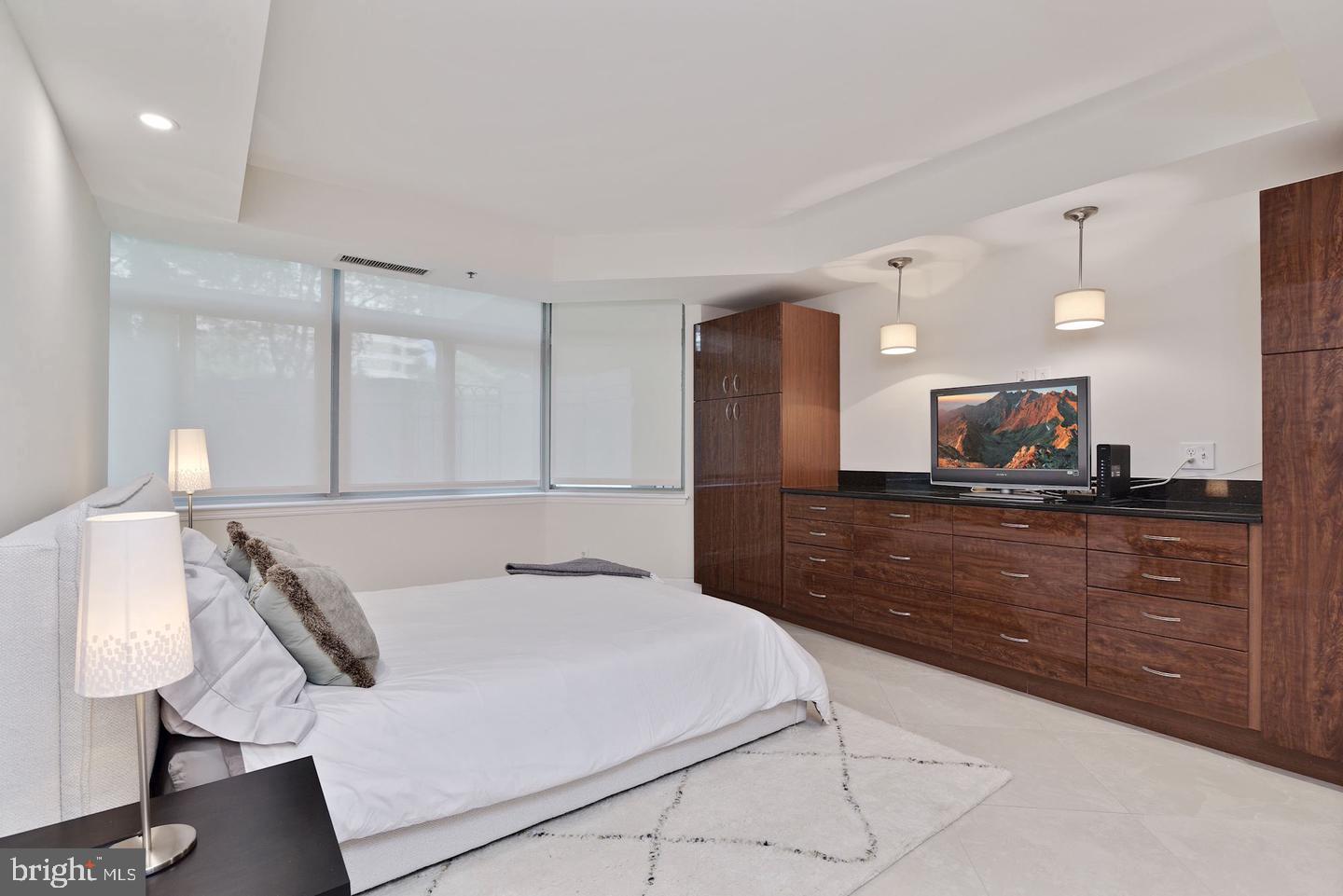 SOMERSET HOUSE - Residential Lease