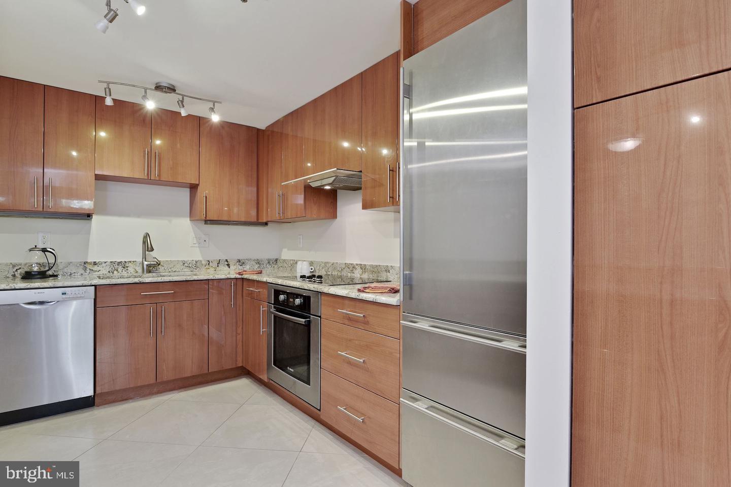 SOMERSET HOUSE - Residential Lease