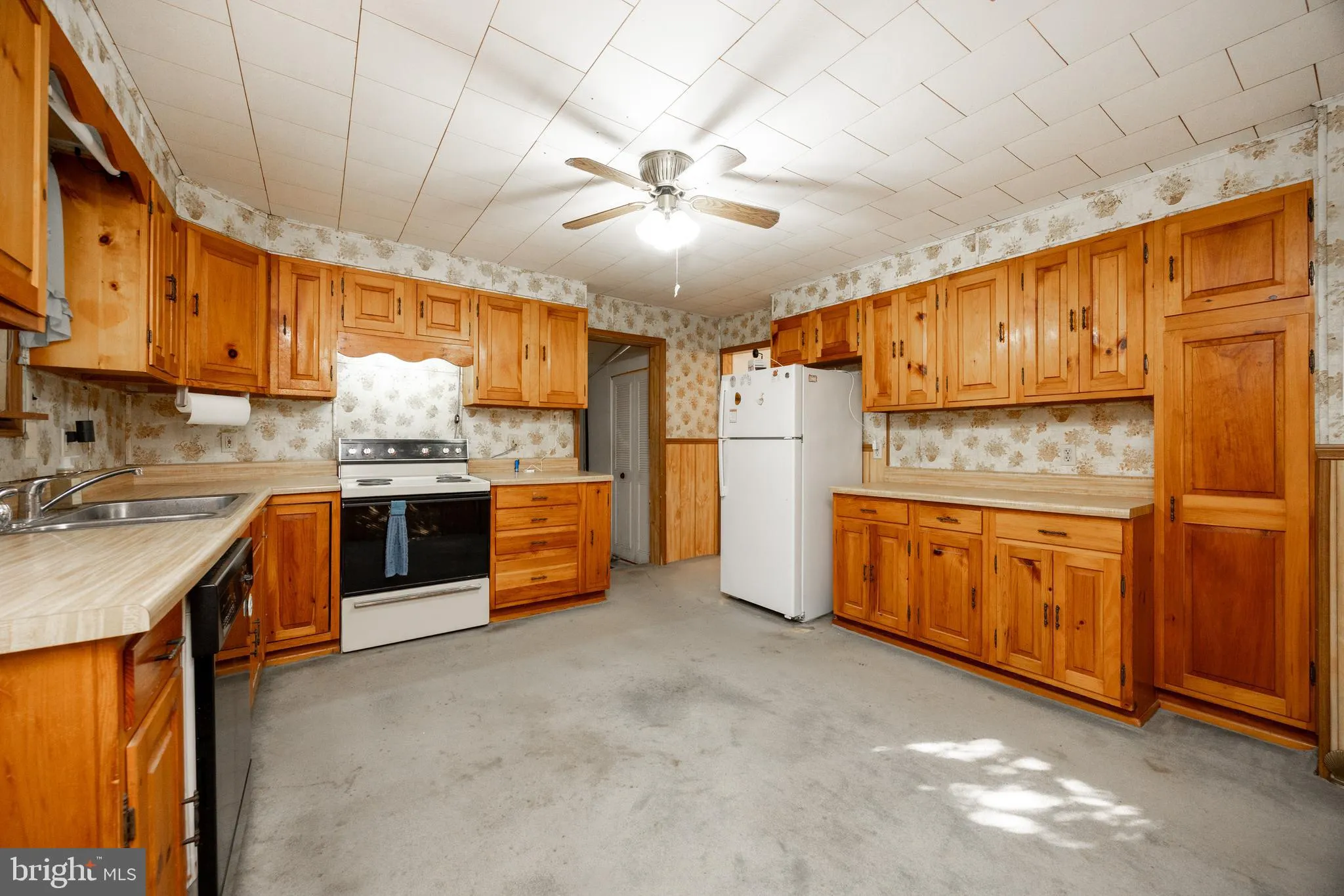 Royersford, Pennsylvania 19468, United States, 4 Bedrooms Bedrooms, ,2 BathroomsBathrooms,Residential,Active,225101