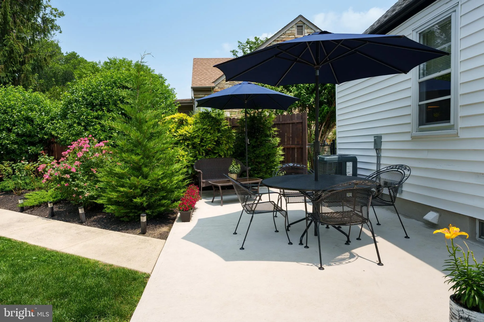 Ewing, New Jersey 08618, United States, 4 Bedrooms Bedrooms, ,2 BathroomsBathrooms,Residential,Coming Soon,170516