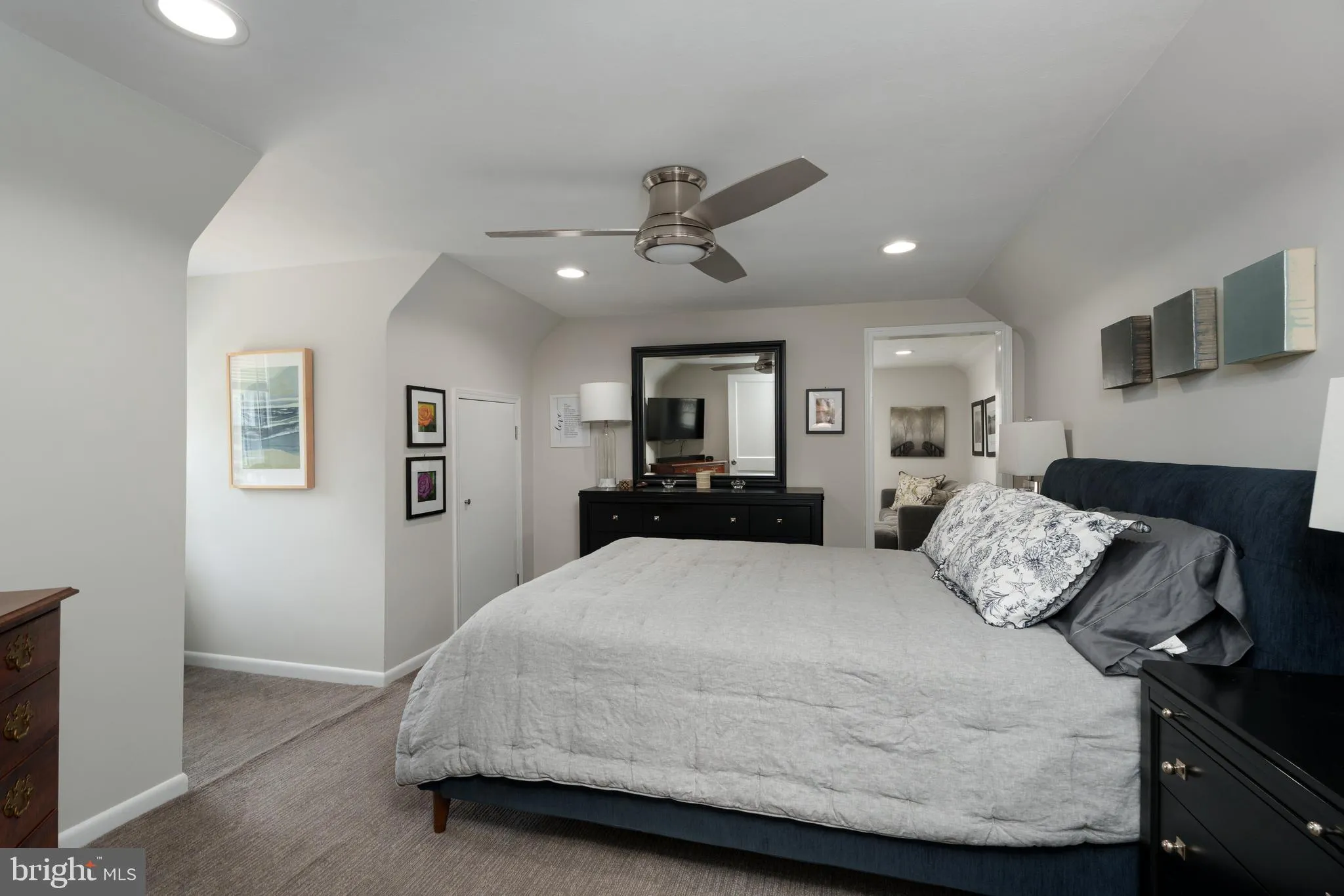 Ewing, New Jersey 08618, United States, 4 Bedrooms Bedrooms, ,2 BathroomsBathrooms,Residential,Coming Soon,170516