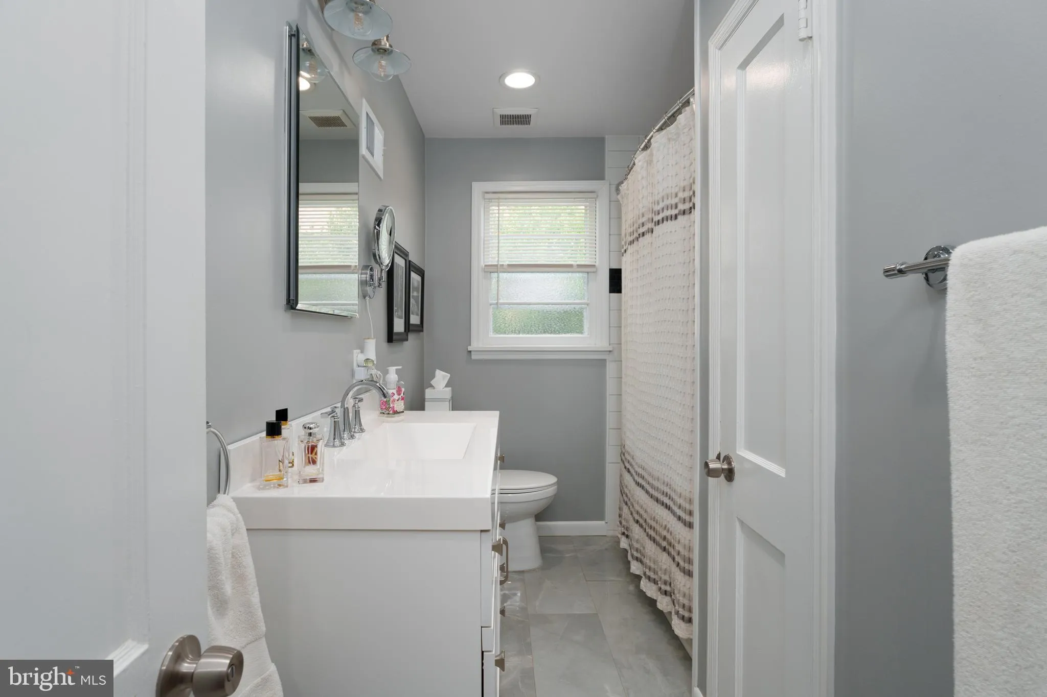 Ewing, New Jersey 08618, United States, 4 Bedrooms Bedrooms, ,2 BathroomsBathrooms,Residential,Coming Soon,170516