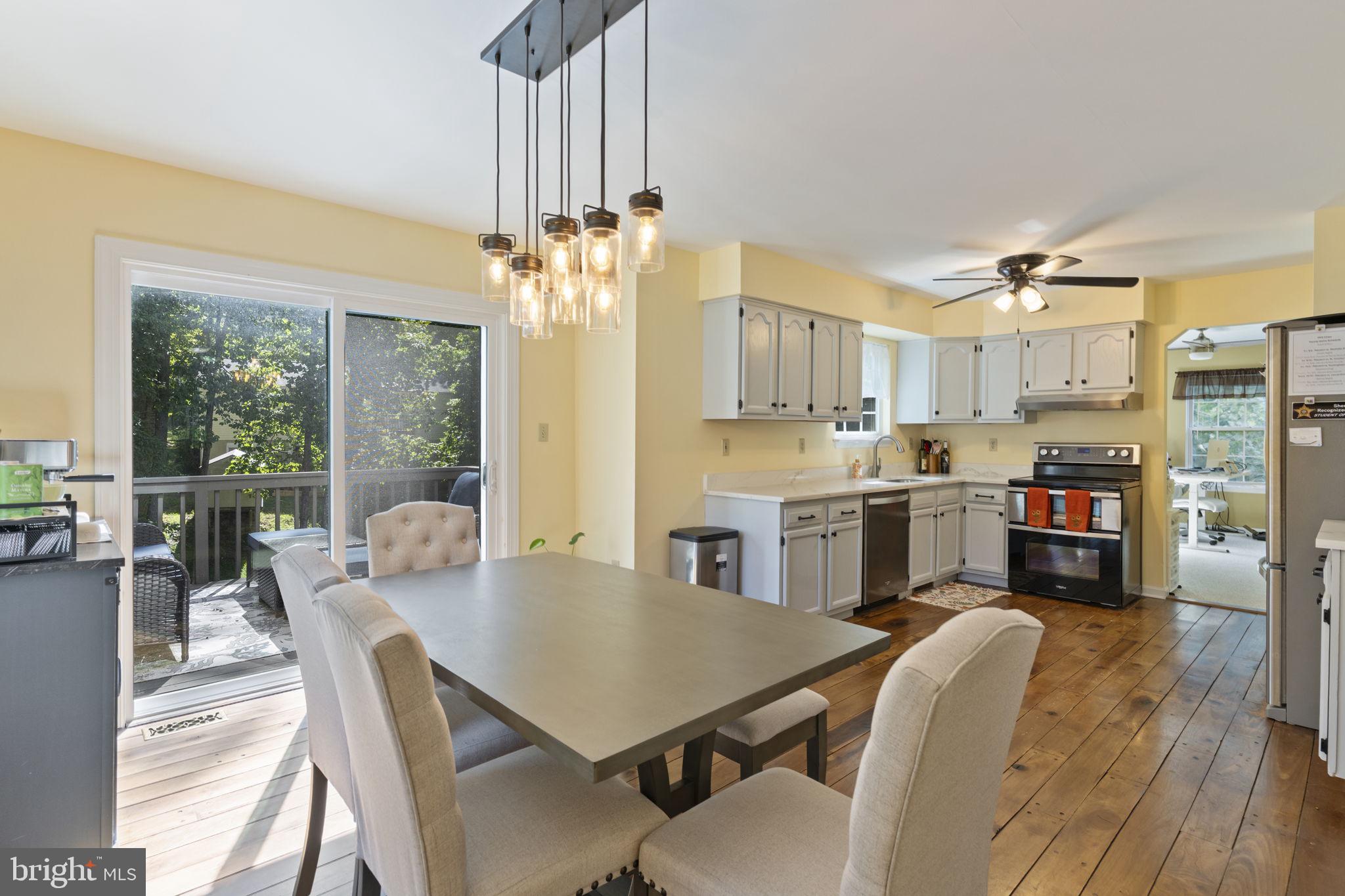 701 HICKOK TRL