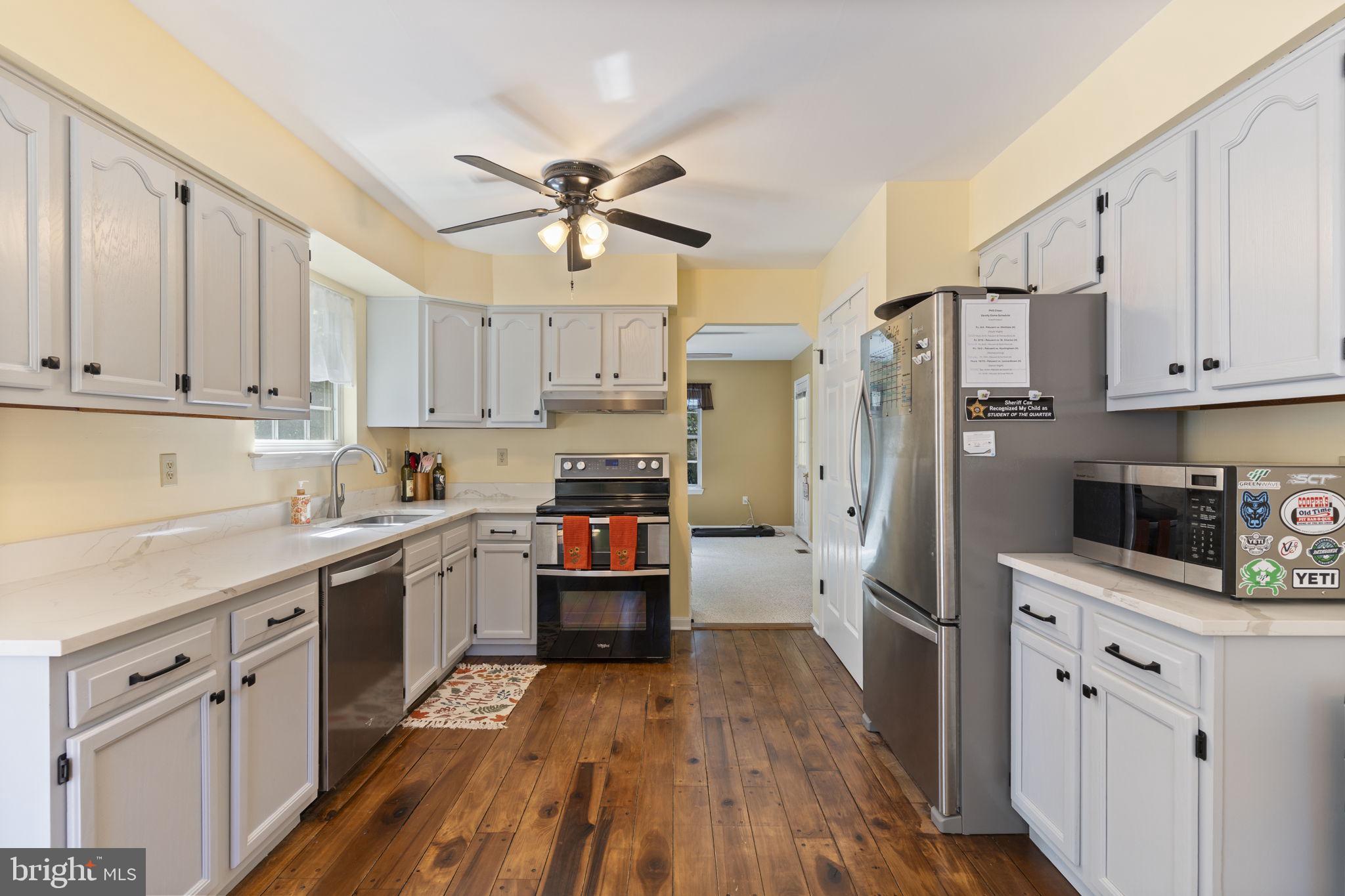 701 HICKOK TRL