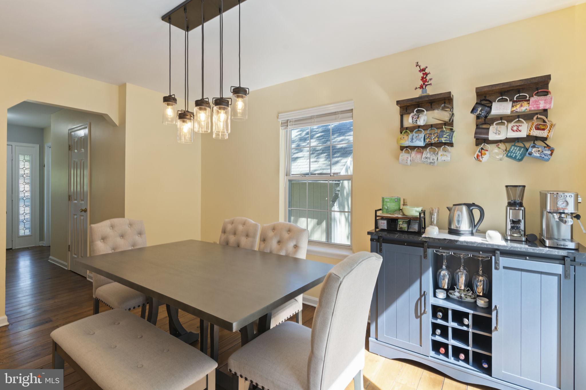 701 HICKOK TRL
