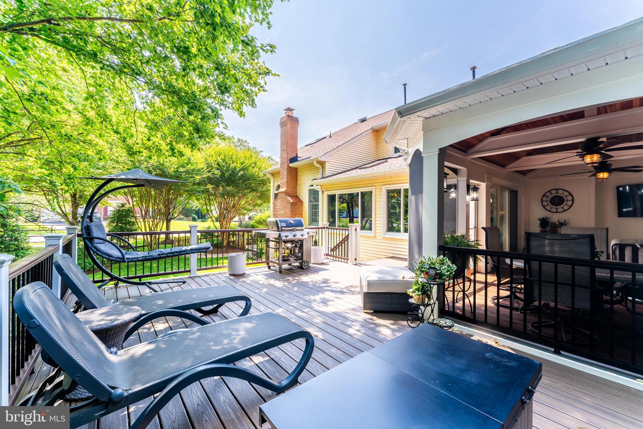 OAKTON WOODS - Residential